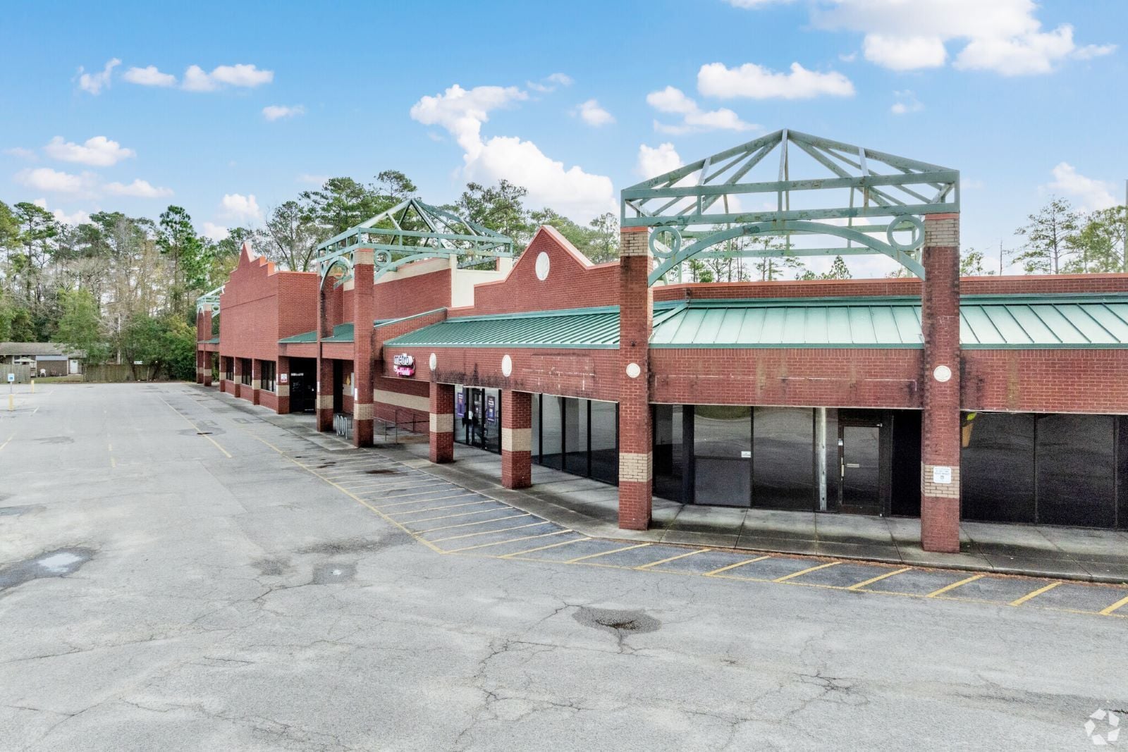 Tradewinds Plaza